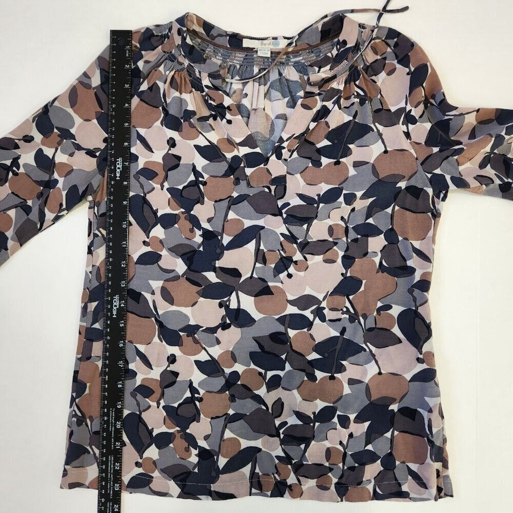 Boden V-Neck Blouse Womens 4 Brown Gray Leaf Print 3/4 Sleeve WA370 *MINOR FLAW - Picture 6 of 10